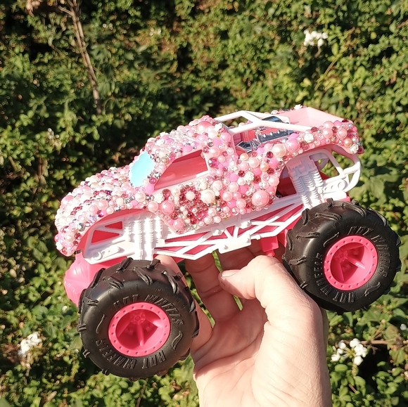 Barbie RC Monster Truck Hot Wheels - Picture 4 of 7